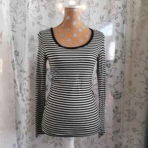 Classy Black and White Top